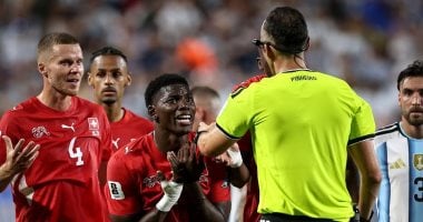 بعد طرد لاعب سويسرا.. ما هي تحديثات الفيفا لخاصية الـVAR؟