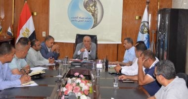 محافظ الأقصر يوجه بتطوير البنية التحتية للمرافق بمنطقة خالد بن الوليد
