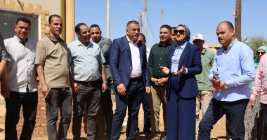 محافظ الوادي الجديد تتفقد موقع إنشاء مكتبة مصر العامة بمدينة موط