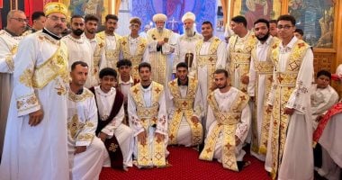 الكنيسة ترسم 33 شماسًا جديدًا خلال احتفالات عيد الأنبا شنوده بالخطاطبة