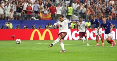 إسبانيا تنهي الشوط الأول أمام فرنسا بالتقدم 1-0 بنصف نهائي كأس العالم
