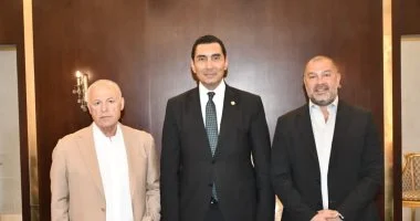 وزير الرياضة يتابع تجهيزات المنتخب وآفاق التعاون بين الأندية والقطاع الخاص