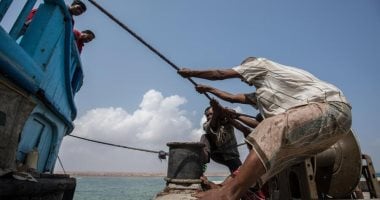 السجن المؤبد و5 ملاين جنيه لمن شرع فى جريمة تهريب البشر