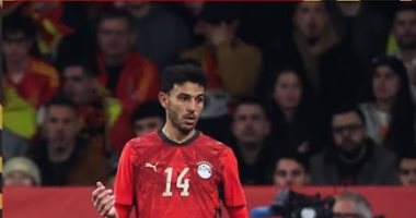 حمدي فتحي يكشف خوف مدافعي الأرجنتين من محمد صلاح وميسي عند لقائهما