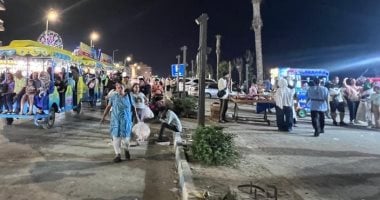 ليالي مصيف مطروح شكل تاني.. فسح على الكورنيش والبهجة تعم كل الأماكن.. فيديو
