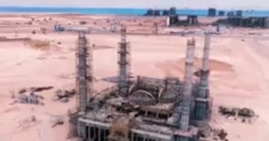 بأيدٍ مصرية 100%.. 65 ألف عامل ومهندس يسطرون ملحمة بناء العلمين الجديدة
