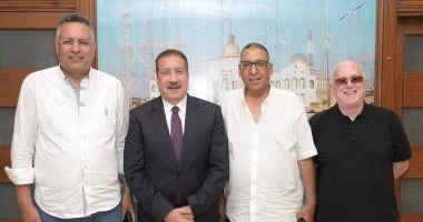 محافظ بورسعيد يبحث مع قيادات المصري وقطاع الناشئين دعم تطوير النادي
