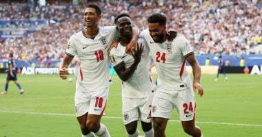 فرنسا ضد إنجلترا.. ساكا يتوج بجائزة أفضل لاعب فى المباراة بعد الهاتريك