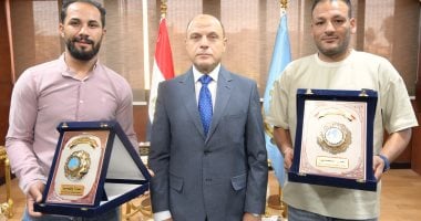 محافظ الغربية يوفر فرصة عمل لشاب أنقذ أسرة سقطت بهم السيارة فى الترعة