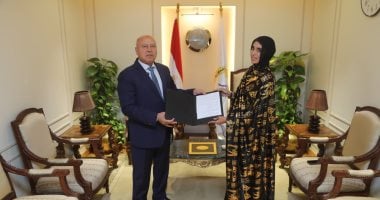 أخبار 24 ساعة.. وزير النقل يعين سيدة أسوان بشركة قطارات النوم