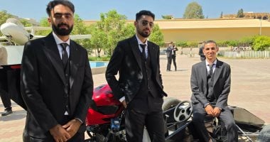 “قالوا له مش هتوصل”.. كفاح طالب من دبلوم لكلية الهندسة وابتكار سيارة صديقة للبيئة.. فيديو