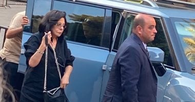 إسعاد يونس وأشرف زكى يقدمان واجب العزاء فى هانى شنودة