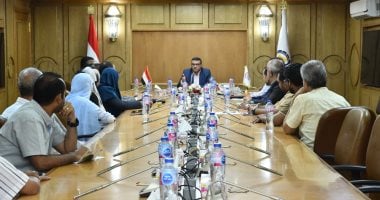 محافظ قنا يوجه بوضع خطة للنهوض بالأداء الإدارى والخدمى بالمستشفى العام
