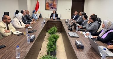 الإسكان: شركات الإعلانات المستخدمة للطاقة المتجددة لها الأولوية بالمواقع الإعلانية