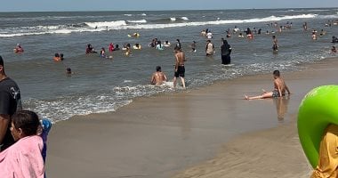 نوة قوية لمدة 4 أيام.. فتح الشواطئ بحذر أمام المصطافين في جمصة