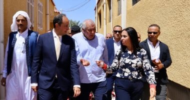 وزيرة التضامن تجري جولة تفقدية بمزرعة زيت الزيتون بمركز العزيمة مطروح