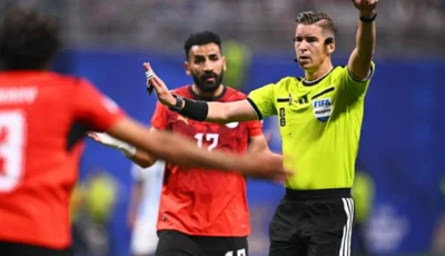 ليتكسير.. كيف تحول أفضل حكم في العالم إلى محور جدل مباراة مصر والأرجنتين؟