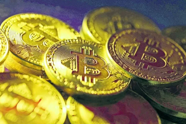 البيتكوين تتجاوز 64 ألف دولار