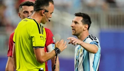 ميسي يوبّخ حكم مباراة سويسرا: «تحدث معي باحترام»