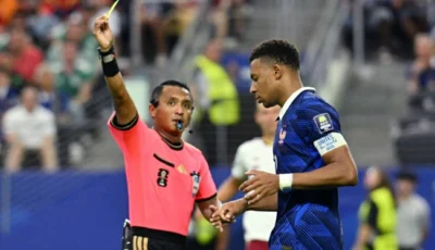 «فيفا» يدافع عن حكم مباراة فرنسا وإسبانيا