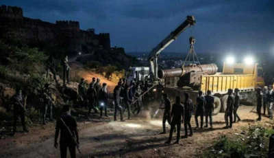 سرقة «بوليوودية» لمدفع يزن 3 أطنان