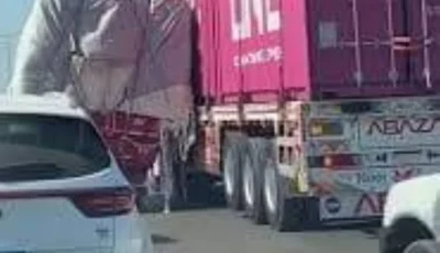مقطع فيديو حير المصريين.. حقيقة إنقاذ شاحنة لأخرى من الانقلاب على الطريق