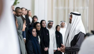 محمد بن زايد يستقبل فريق عمل الاحتفال الرسمي بعيد الاتحاد الـ54 للإمارات