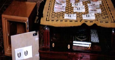 “استغليت سفر مالكها ودخلت الفيلا”.. اعترافات عامل متهم بسرقة 50 ألف جنيه من خزينة بأكتوبر