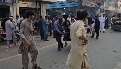 مقتل 14 إثر تفجير انتحاري أمام مركز شرطة في باكستان