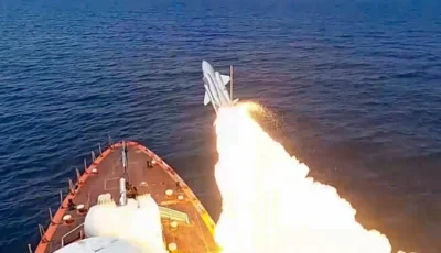 روسيا: قصف 3 سفن تحمل شحنات عسكرية بالبحر الأسود قبالة أوكرانيا